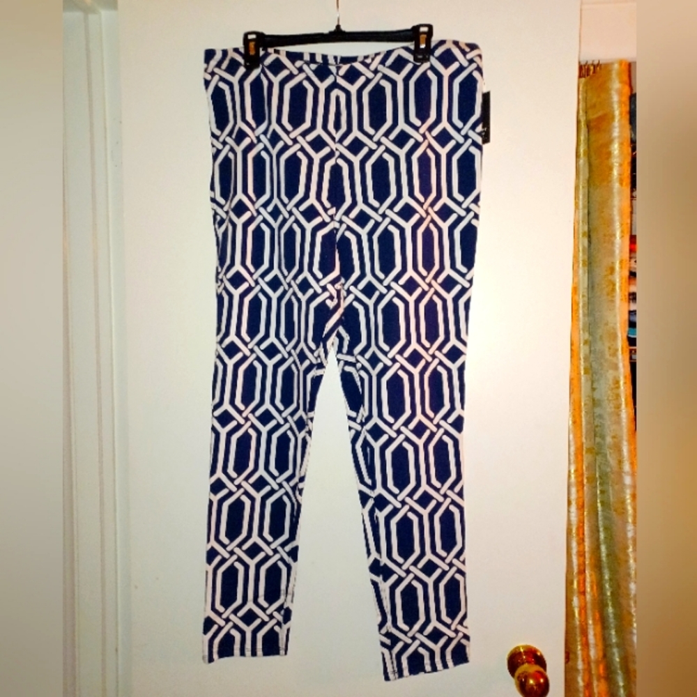 Crown & Ivy XL Leggings